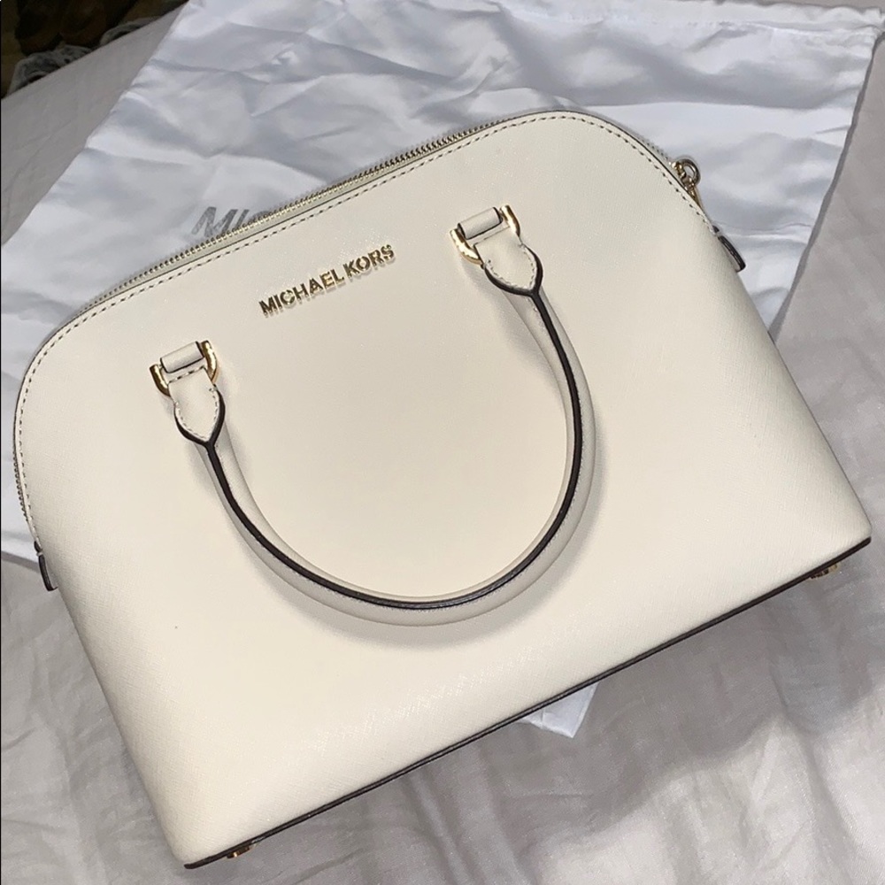 Michael Kors Handbag - comes with dust bag!!